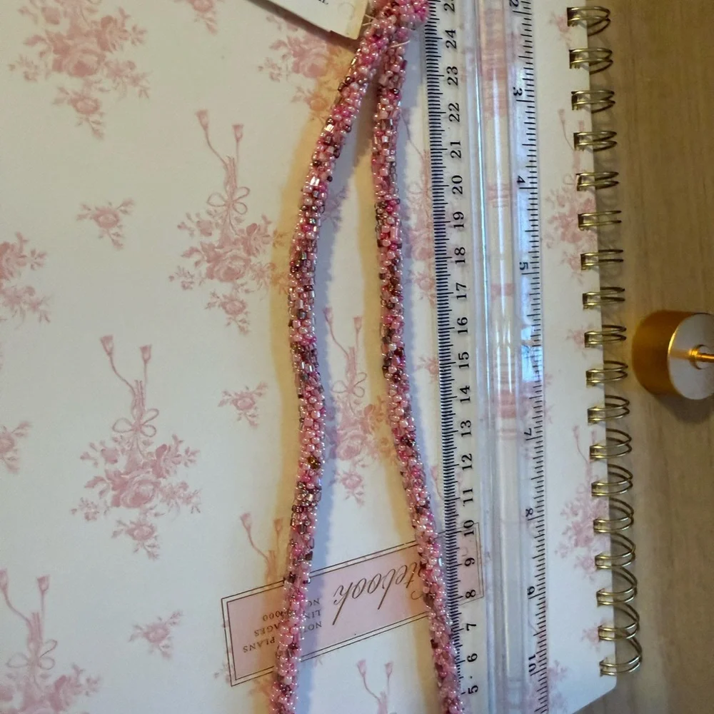 Elegant‎ Pink Beaded Necklace - Picture 5 of 7